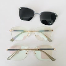 Armação de óculos de grau - Adriana 3 pontos cod 6025 - dourado haste detalhe azul claro clip on azul claro C6