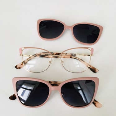 Armação de óculos de grau - Afrodite 0193 - nude com dourado detalhe rosé e haste animal print rosado c4 clip on rose