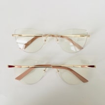 Armação de óculos de grau - Kelly 3 pontos cod 5060 - dourado detalhe vermelho e rose C4