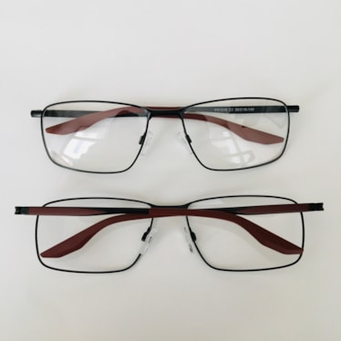 Armação de óculos de grau masculino - Noah 1018 - preto haste detalhe vermelho C1