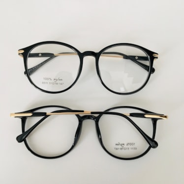 Armação de óculos de grau - modelo 6511 - preto detalhes dourados